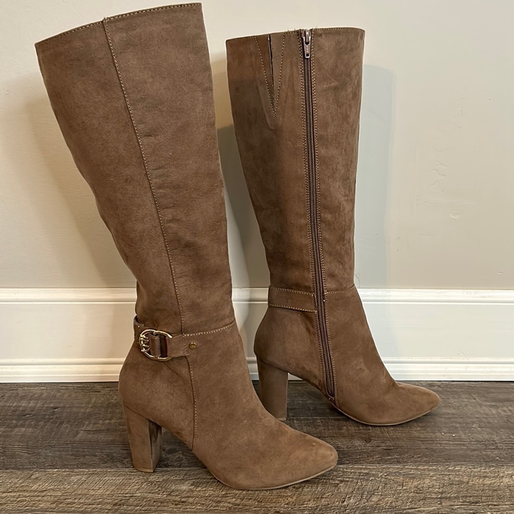 🔥 Trending Fall Favorite — Jones New York ‘Katarina’ Microsuede Boots | EUC